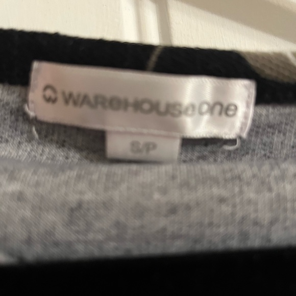 Rose top from Warehouse One - Picture 3 of 3